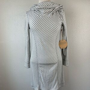 NWT Dakini Extra Long Hoodie Size S